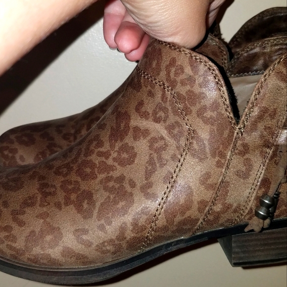 Leopard Boots - Picture 2 of 5